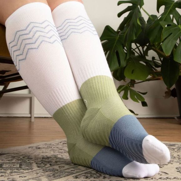 Gripjoy Men's Compression Socks with Grips - Picture 2 of 2